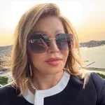 Neda Ukraden pokazala svojo lepo hči: čista kopija mame (videti sta kot dvojčici)