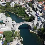 Mostar: Osoba pokušala skočiti sa Starog mosta