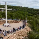 Blagoslovljen novi križ iznad Gruda: Simbol vjere i zajedništva