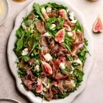 Salata s pršutom, smokvama i kozjim sirom