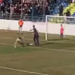 (VIDEO) Skandal u Zadru: Navijač upao na teren i napao golmana Šibenika!