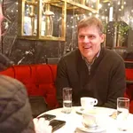 Grema na kafe s Simonom Šerbinkom: Kar se dogaja v človeku, je velikokrat prikrito