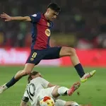 VIDEO Modrić opasno živio: Pogledajte start za koji je dobio žuti karton, Katalonci tražili crveni