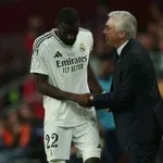 VIDEO Realovci potpuno poludjeli: Rudiger ustao s klupe i gađao suca bocom