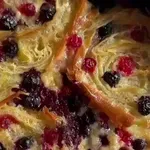 Ne može jednostavnije: Pripremite finu pitu s bobičastim voće, svi će vas tražiti recept