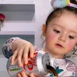 Kad bi dijete trebalo znati točiti piće? Roditelji testirali pa podijelili urnebesne rezultate