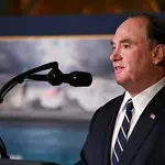 Pomutnja u Ministarstvu rata: Šef mornarice odmah napušta dužnost