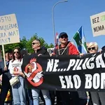 FOTO "Profit njima, smrad nama": Građani prosvjedovali protiv megafarmi pilića