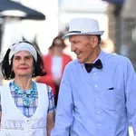 Pravo osvježenje! Predivni par sa špice šeće zaljubljeno kao prvog dana, baš su praznik za oči