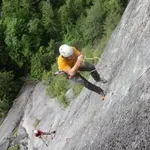 Za dlaku preživio pad s litice, od snimke se ledi krv u žilama