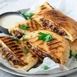Mljeveno meso ispecite u lepinjama: Recept za sočni specijalitet koji bi mogao zamijeniti roštilj