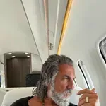 Tko je Zeus, najmisteriozniji čovjek na svijetu? Rasipa se milijunima, stalno hoda bos