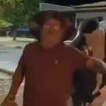 Domišljati pijanac dobro nasmijao prolaznike, pogledajte kako ga bik vodi doma