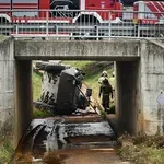 FOTO Nesreća nakon obuke: Vojno vozilo sletjelo s ceste, ima ozlijeđenih