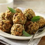 Nadjev od kadulje i luka: Mirisan dodatak blagdanskom pečenju