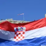 Zapalio hrvatsku zastavu i kapu s grbom: Poslali ga na psihijatriju