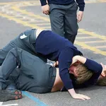 Brutalno nasilje kod škole: Maloljetnik na travi, kokainu i speedu tukao vršnjake