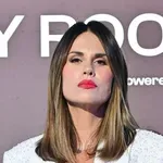 Viktorija Rađa u hlačama za kojima su svi ludi ove sezone, odlično stoje uz visoke čizme