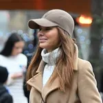 Kombinacija brinete iz Zagreba pravi je primjer kako izgledati top i kad je zima, pogledajte čizme