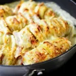 Krumpir kao glavna zvijezda stola: Hasselback krumpir sa slaninom zapečen u vrhnju