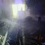 FOTO U požaru obiteljske kuće teško ozlijeđen muškarac: Policija objavila uzrok