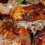 Balkan u rukavicama: Novo hit-mjesto u Zagrebu na kojem se cijeli dan prodaju prasetina i janjetina s ražnja