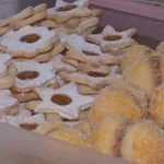 Isplati se raditi domaće kolače? Neki za blagdane pripremaju čak 16 vrsta kolača!