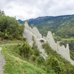 Švicarske piramide: Šuma tornjeva koja vas poziva da je otkrijete