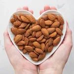 Našli smo jako dobre razloge zbog kojih biste svaki dan trebali pojesti šaku badema