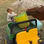 "Što će ti brat pored ovakvog konja?": Preslatka snimka gledateljima uljepšala dan