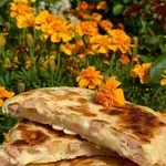 Bez previše komplikacije: Recept za brzinske lepinje punjene šunkom i sirom