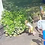 Nepozvani gost prišuljao se obitelji, pogledajte zašto su se svi dali u bijeg