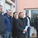 Vijećnici krenuli na sjednicu, dočekala ih zaključana općinska zgrada. Pljušte optužbe i prijave, načelnik: "Radno vrijeme je do 15 sati"