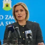 VIDEO Gradska zastupnica uhvaćena u sramotnom ispadu: "Pi*ka ti materina neotesana. Taj nije je*ao nikada"