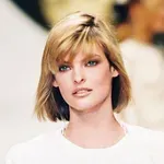 Galerija zbog koje se krati kosa: Pogledajte ikone devedesetih i njihove bobove koje i danas želimo nositi