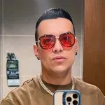 U padu zrakoplova poginuo pjevač, prije tragedije objavio je video koji slama srca