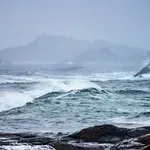 Val djevojčicu povukao u more. Majka i prolaznici je pokušali spasiti, a uslijedila je nezamisliva tragedija