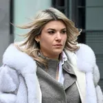 Gore glamur, a dolje - papuče: Izdanje mame iz Zagreba u minici koje viče - budi svoja