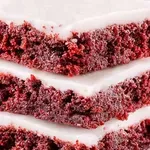 Ako volite "red velvet" tortu, ovu sočne kocke s krem sirom bit će vaš novi favorit