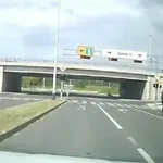 Vozač mislio da je strašno lukav kad je prošao kroz crveno, ali onda je uslijedio obrat