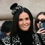 Izdanje Demi Moore u koje su se sjajno uklopile štikle s ključanicom i torba s licem