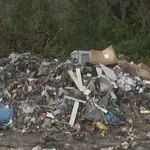 Načelnik ilegalno odlagao otpad uz kuće, mještani u strahu: "Mjesecima voze, ima 200 kubika"