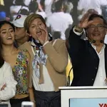 Predsjednik se u sramotnom govoru pohvalio da je nezaboravan u krevetu, ali tu nije stao: "Priznajte, što ste uzeli prije ovoga?"