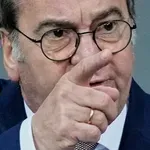 Ministar obrane poslao znakovitu poruku: "Ne gledajmo u Bijelu kuću kao kunić zmiju..."