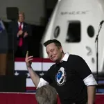 Musk poručio Bezosu da slobodno sleti na Mjesec prije njega, jer njegov cilj je više od dnevnih naslovnica