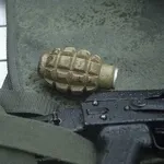 Uhićen 51-godišnjak kod Slunja: Prijetio ubojstvom, a kod kuće skrivao mine i ručne bombe