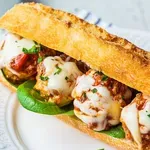 S aromatičnim pilećim okruglicama: Sendvič koji se ne zaboravlja tako lako