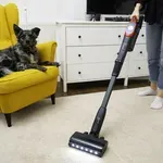 Može li stvarno pokupiti sve dlake? Testirali smo štapni usisavač iz snova za vlasnike ljubimaca