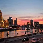Moskva puna luksuza. Kako to? U igri je tamna flota