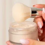 Ako želite puder koji fiksira šminku, sprječava razmazivanje, upija višak masnoće... imamo 10 top-opcija